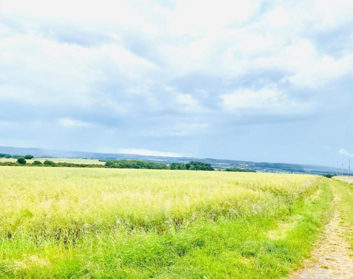 Luxury Farmhouse With Stunning Views And Hot Tub Ebberston Exterior foto